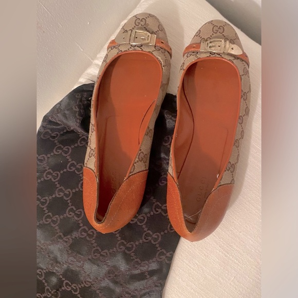 Gorgeous GUCCI Classic GG logo Flats• VINTAGE from the 90s . Size 11B - Picture 3 of 12